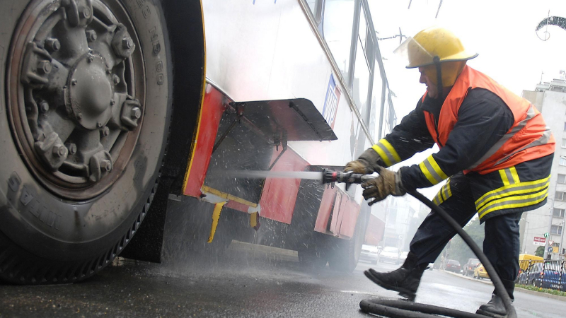 Камион с 200 бутилки с газ метан пламна в Димитровград