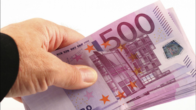 Близо 17 000 недекларирани евро задържаха на Калотина
