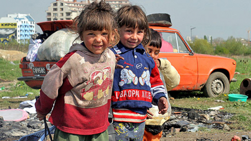 Франция хариза по 300 евро на БГ роми, за да се приберат у нас
