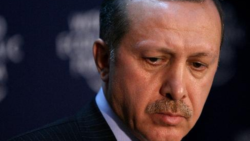Ердоган с бронирана риза за $12 бона