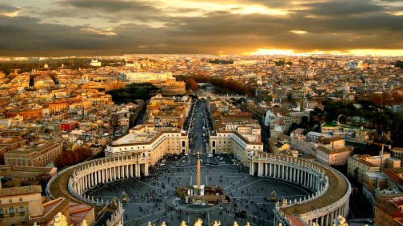 Гей-скандал гръмна във Ватикана