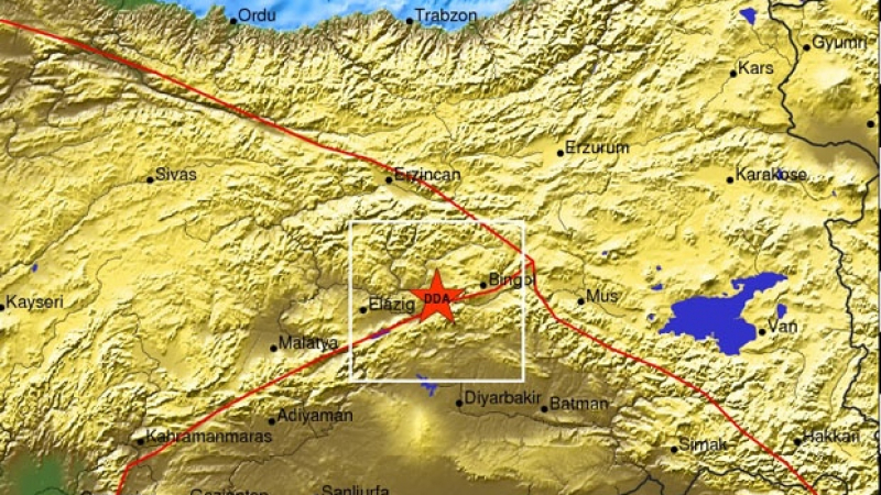 39 загинаха при земетресение в Турция, няма пострадали българи