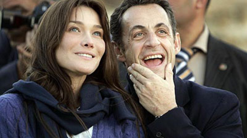 Саркози и Бруни си кръшкат