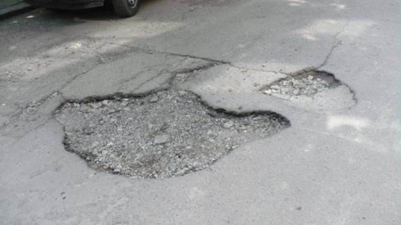 Кукери гониха дупките по софийските улици 