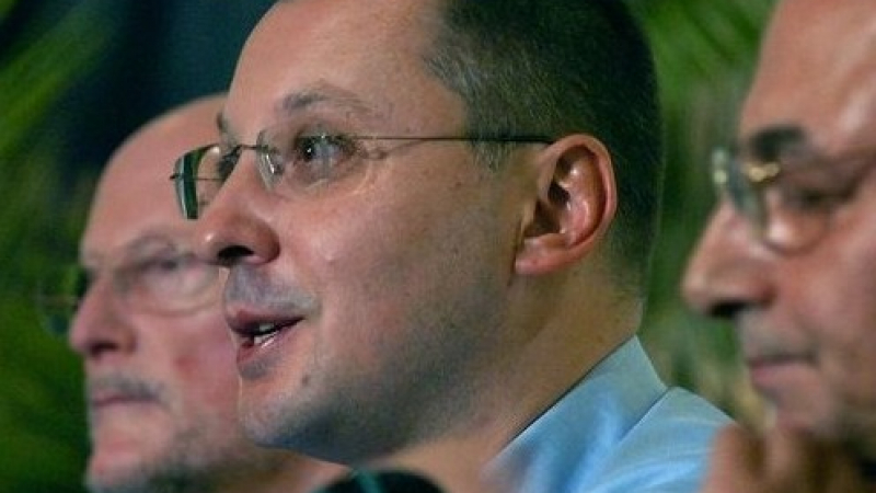 Първанов обеща да извади на светло пазарлъците за Тройната коалиция