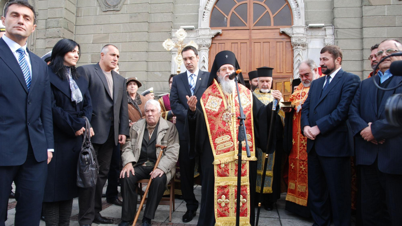 Частица от Светия кръст ще получи храмът в Българево