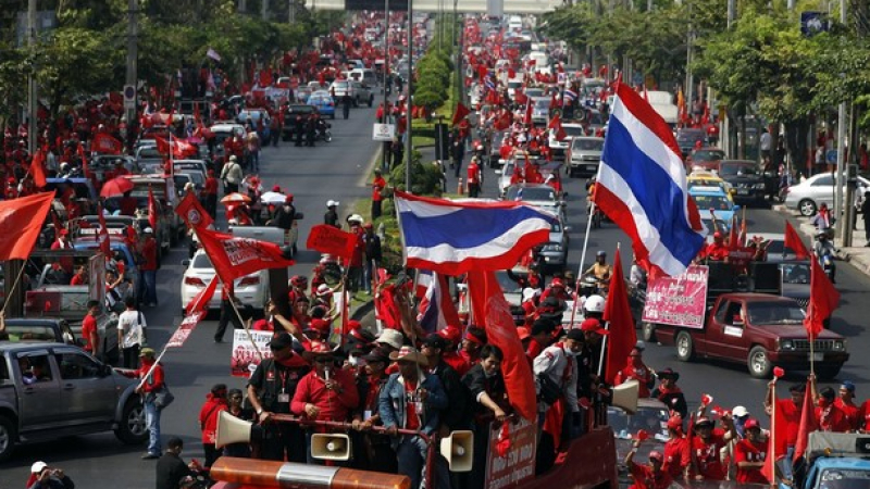 Тайланд е на ръба на гражданска война
