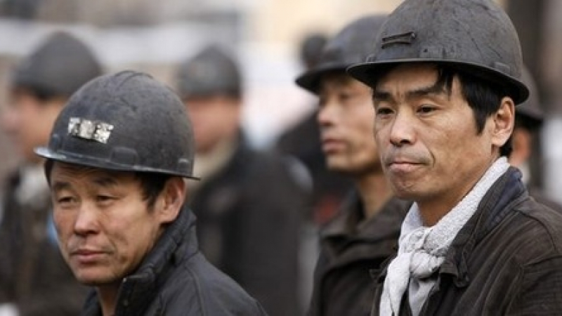 При пожар в нелегална мина в Китай загинали 25 миньори