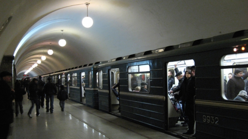 Полковник от милицията стреля в московското метро