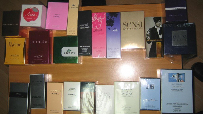 Контрабандни парфюми за половин милион бяха задържани на Лесово