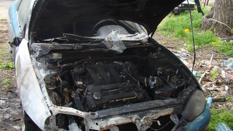 Запалиха две коли на лихвар от Димитровград 