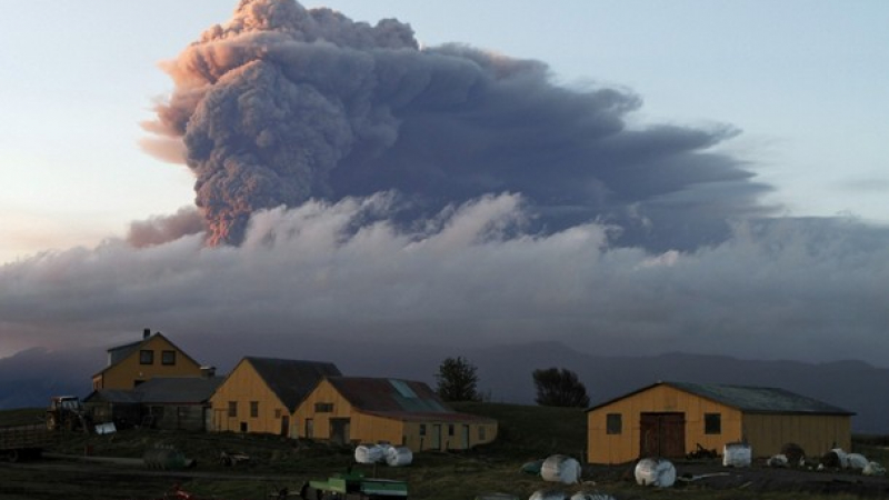 Вулканичен облак от Исландия пак затваря летища