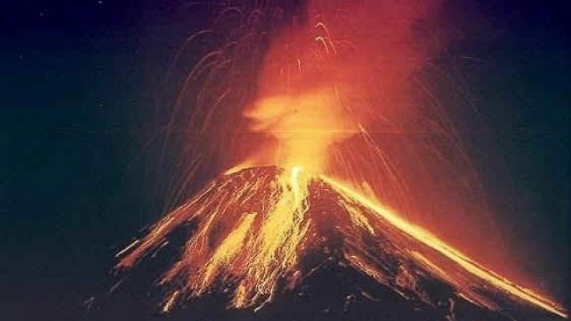 Вулканът Аренал изригна (ВИДЕО)
