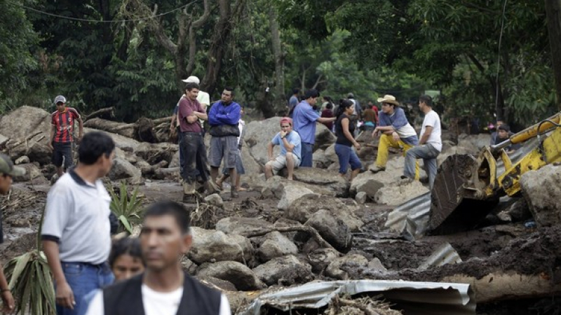 100 станаха жертвите на урагана „Агата”