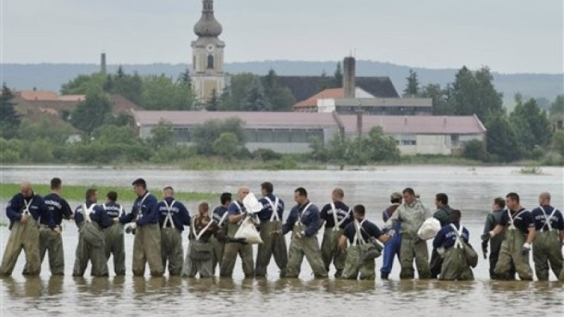 Продължават наводненията в Централна Европа
