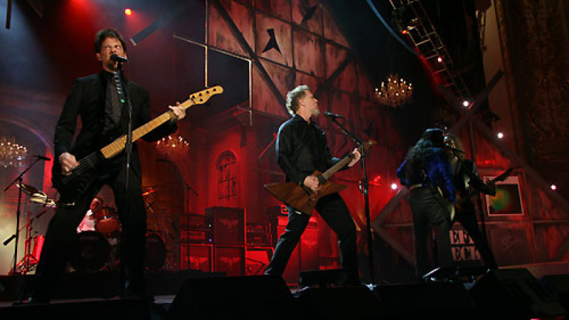 Данъчни ще дебнат и на концерта на Metallica 