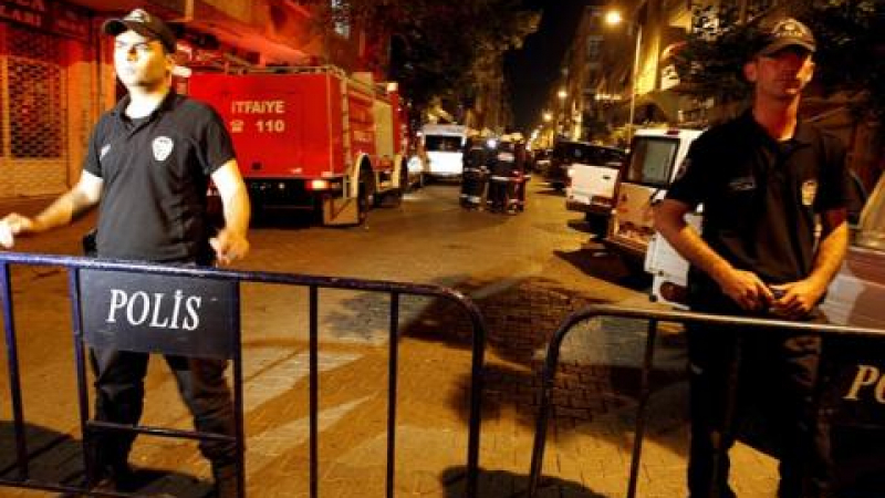 Атентан в Истанбул уби трима, сред тях и дете 