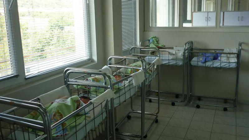 4-месечно бебе докараха в София от Добринище по спешност
