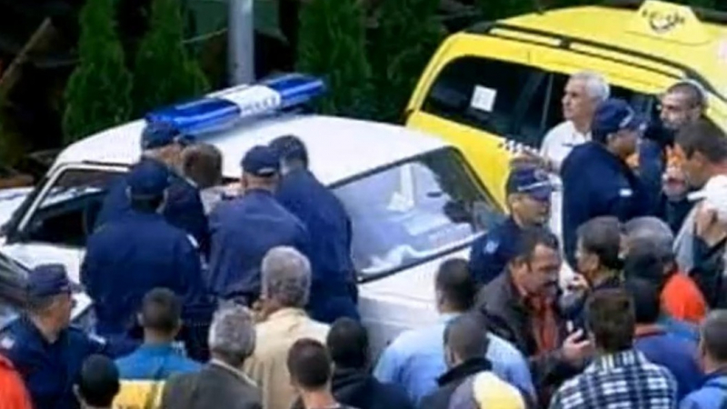 Четирима арестувани след размириците в Сливен