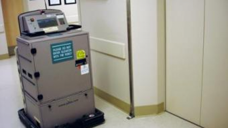 В шотландска болница роботи ще заменят санитарите