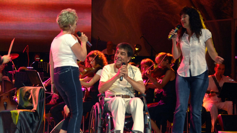 Гого изправи 2500 на крака с песни от инвалидната количка