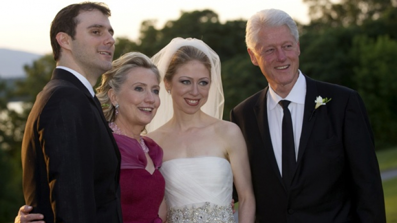 Бил Клинтън омъжи дъщеря си пред над 400 ВИП-персони