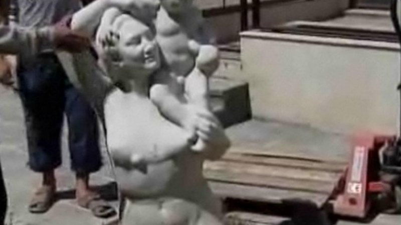 Иззеха крадена статуя от вътрешен двор в София (ВИДЕО)
