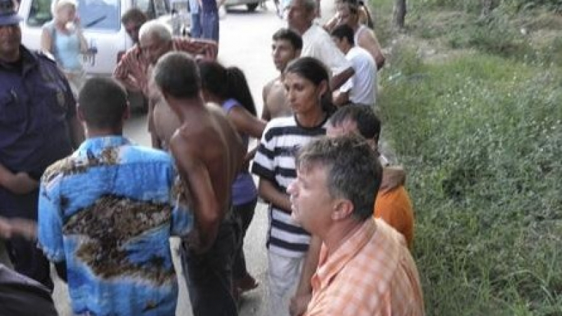 50 роми обсадиха болница заради починала в АГ-отделението