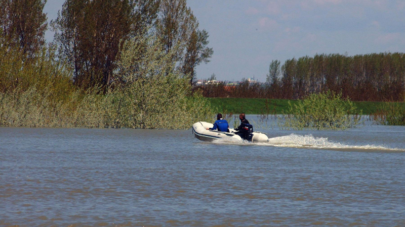 12-годишно момче потъна в Дунав, издирват тялото