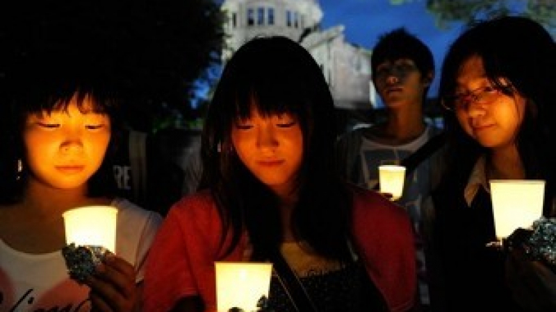 Представители на САЩ за първи път уважиха траурната церемония в Хирошима