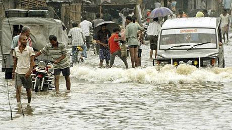 220 чужденци са в неизвестност след наводненията в Индия