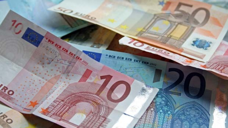 Апаши задигнаха цял банкомат с 48 хиляди евро 