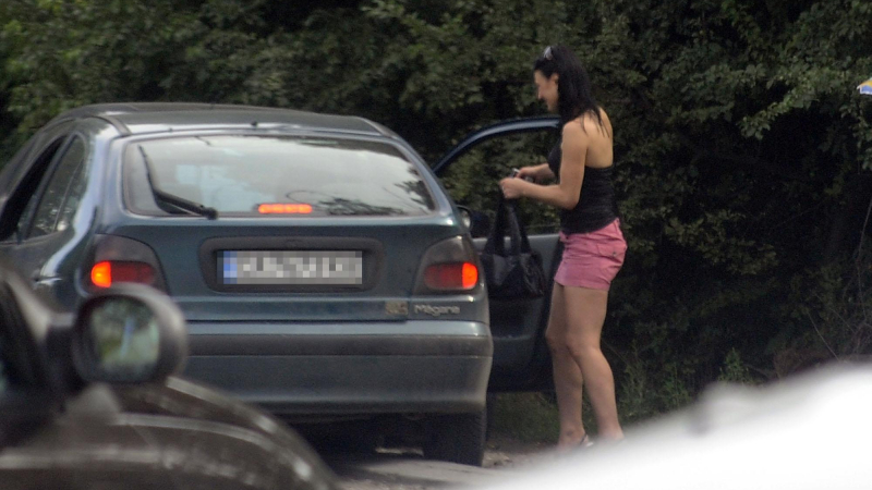Полицията на лов за проститутки в София 