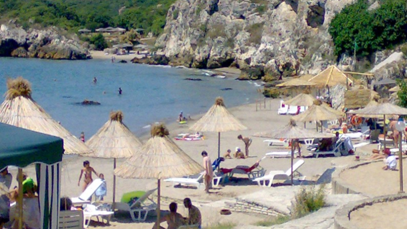 Прокуратурата: Баневи събират незаконно такса за плаж 