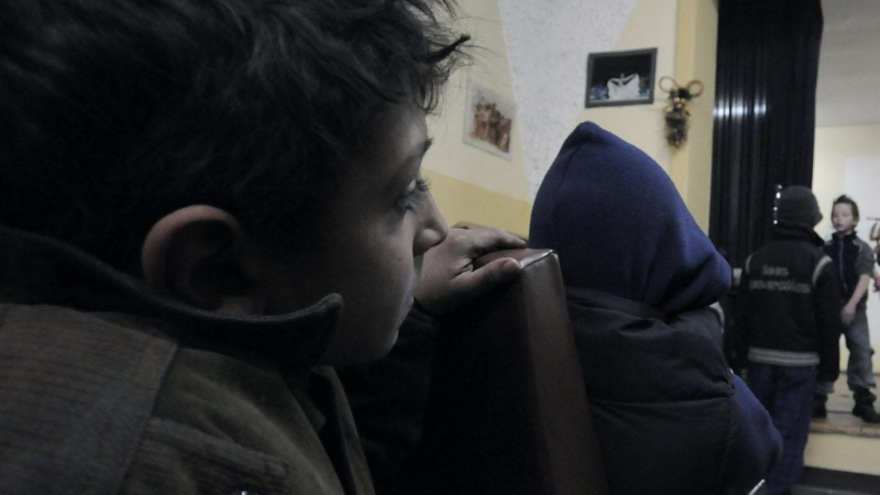 ЕВРОРОМА: Децата да не ходят на училище заради уволнена служителка 