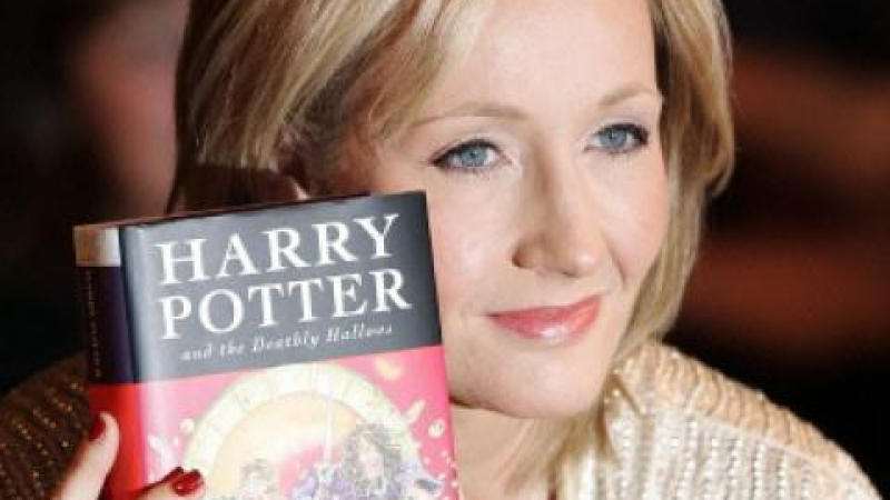 Авторката на Хари Потър дари 10 млн. лири за клиника за множествена склероза
