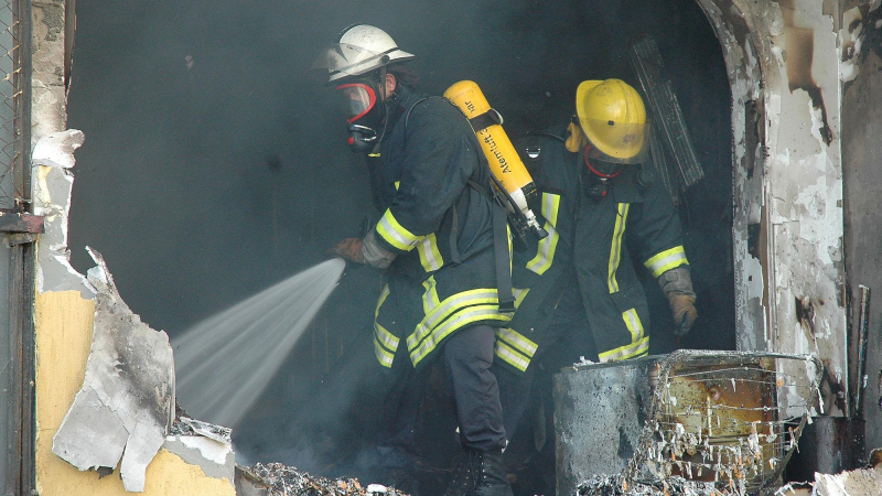 Пожар в кметството в Сливен заради късо съединение