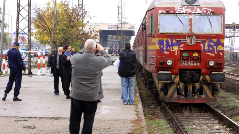 Важно! Променят разписанието на влаковете заради недостиг на локомотиви в БДЖ