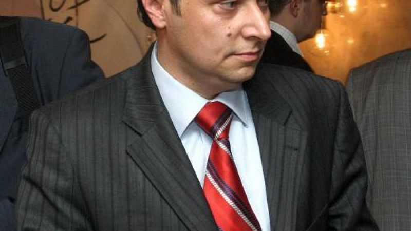 Депутат защитава Яне: Фидосова ме изнасили в тоалетната