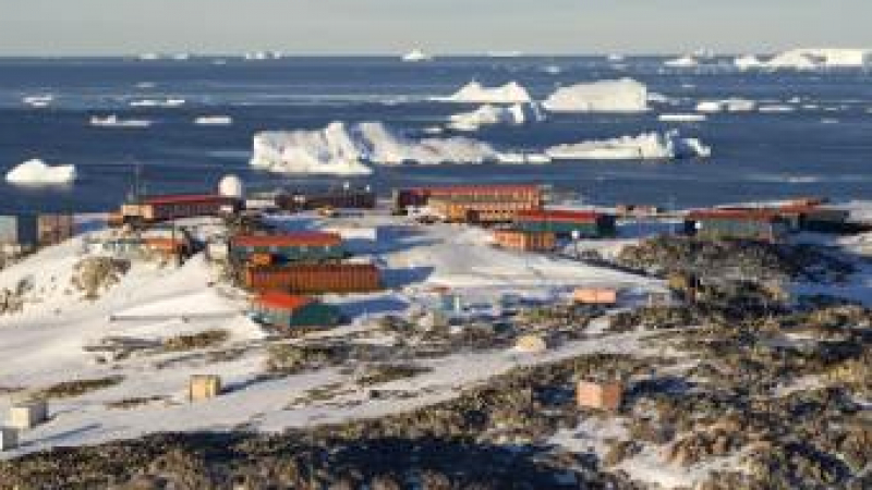 В Антарктида изчезна френски вертолет с учени