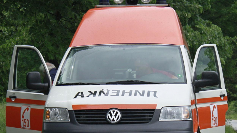 Автобус удари линейка в Пловдив