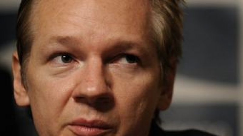 САЩ бесни на "Уикилийкс", искат арест за Асандж