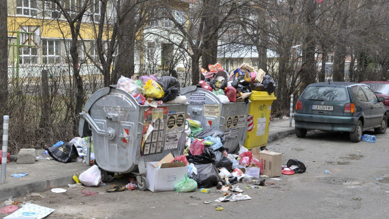 Брюксел иска поевтиняване на софийския завод за боклук