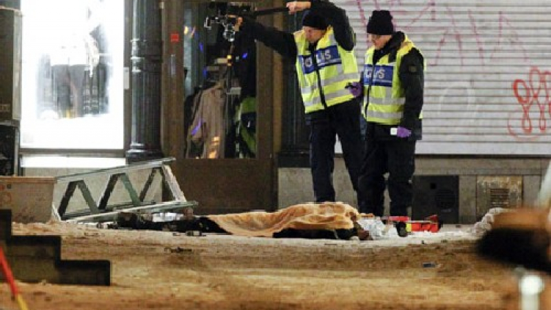 Два атентата разтърсиха центъра на Стокхолм
