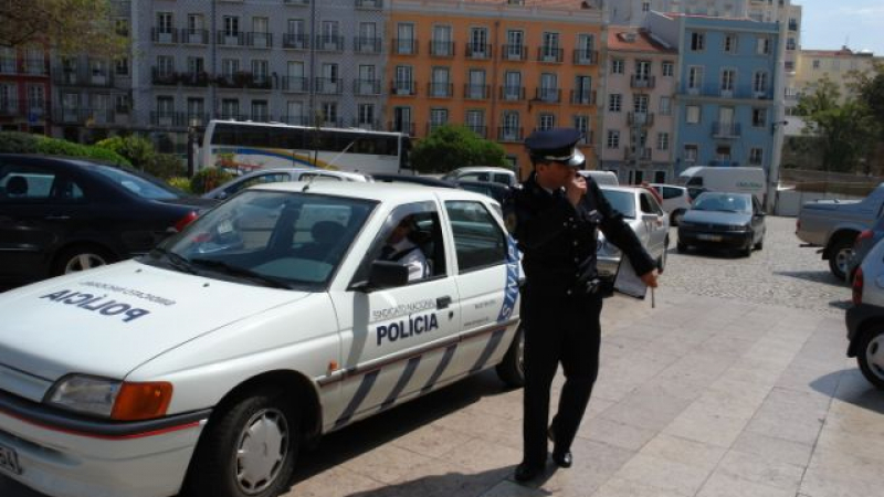 Застреляха трима българи в Португалия