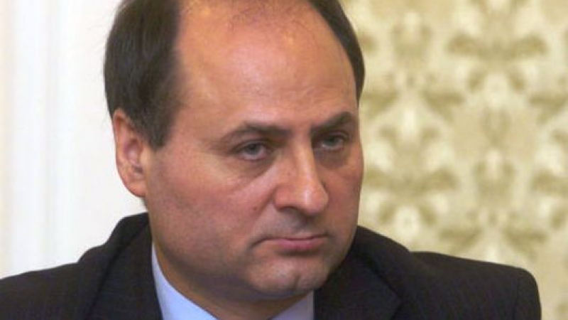 Евтим Костадинов: Президентът знаеше за дипломатите с досиета