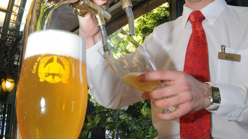 Българите пият евтина бира в кризата