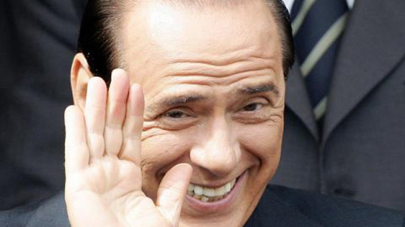 Италианки ще замерят с гащи дома на Берлускони