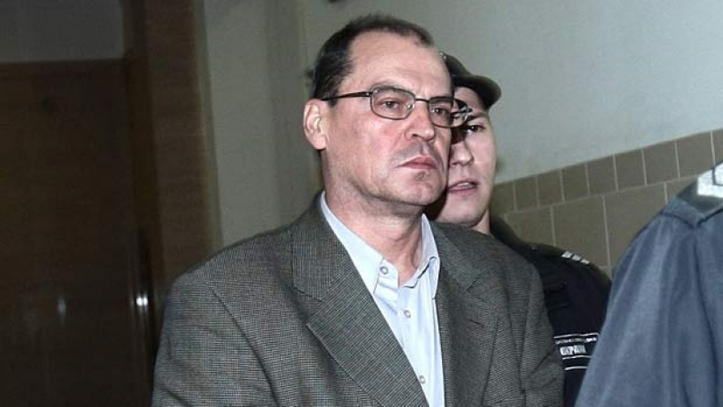 Разпитаха Румен Петков по делото за подкупа на прокурора