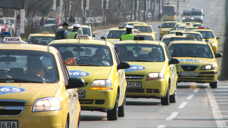 Софийските таксита искат таван от 1.20 до 2.15 лв. 